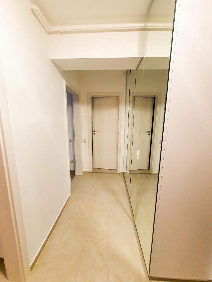 Luxurious Retreat 1Br Apartment With Netflix, Private Parking And Self Check In Popesti-Leordeni Exterior foto