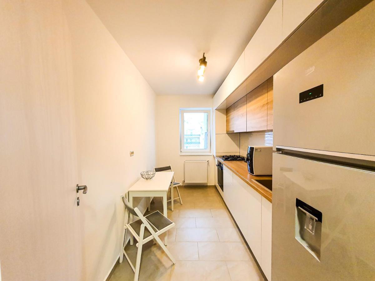 Luxurious Retreat 1Br Apartment With Netflix, Private Parking And Self Check In Popesti-Leordeni Exterior foto